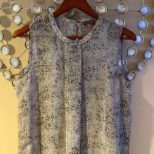 Vince Camuto size small Top